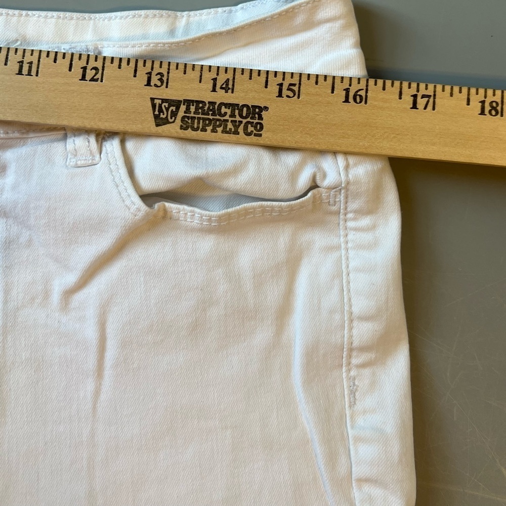Buffalo David Bitton Women's White Casual Shorts 10 - Picture 4 of 4